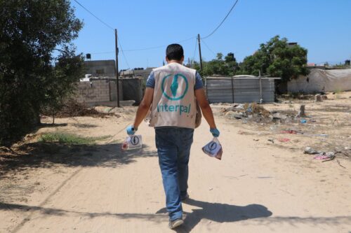 An Interpal staff seen delivering fresh Qurbani meat to families in Gaza, Palestine as part of our 2020 Qurbani campaign